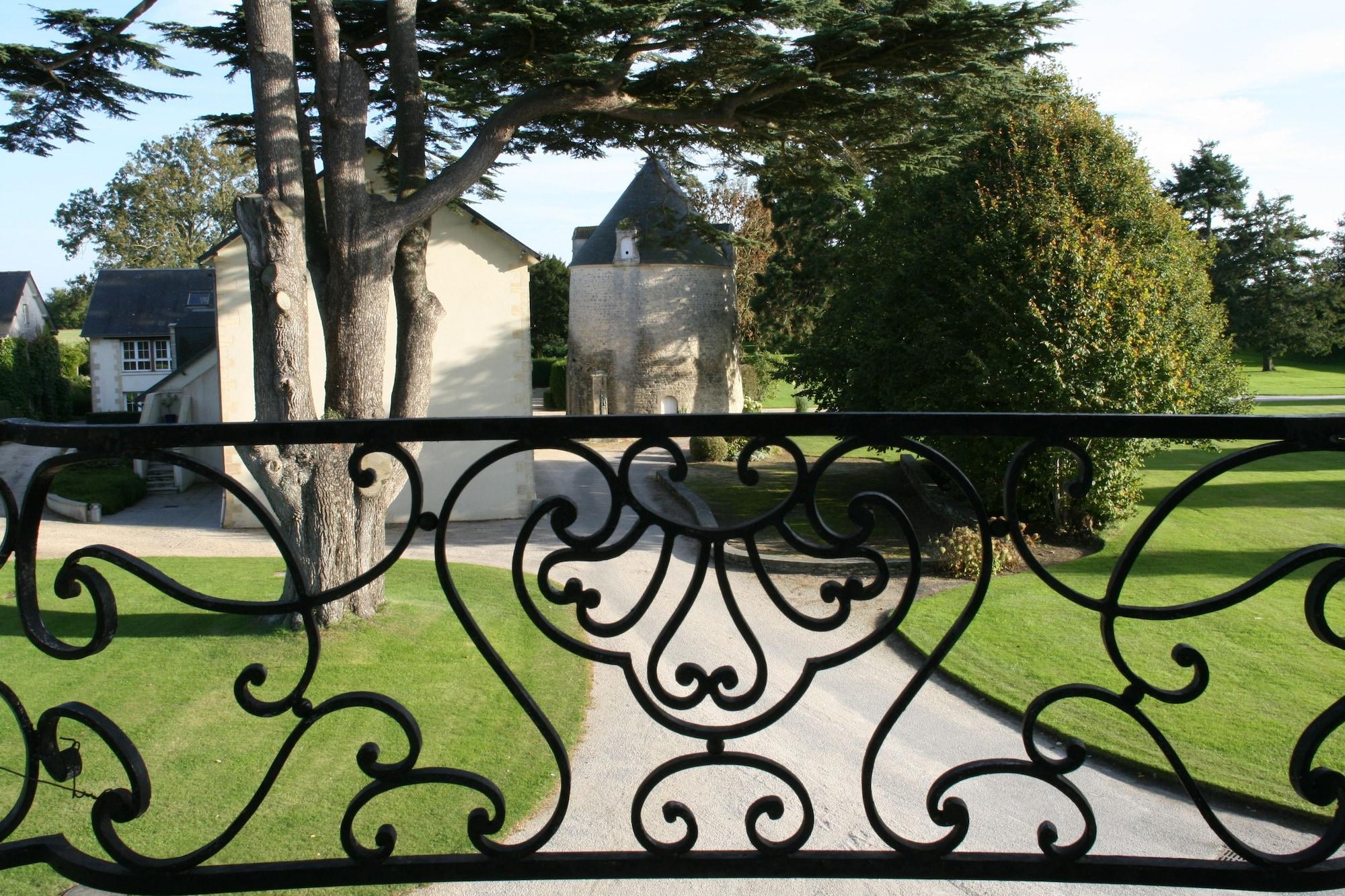 Grand Hotel "Chateau De Sully" - Piscine & Spa -Teritoria Sully  Exterior photo